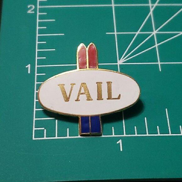 Vail Colorado Ski Resort souvenir Pin back Backpack hat pin - Picture 3 of 3